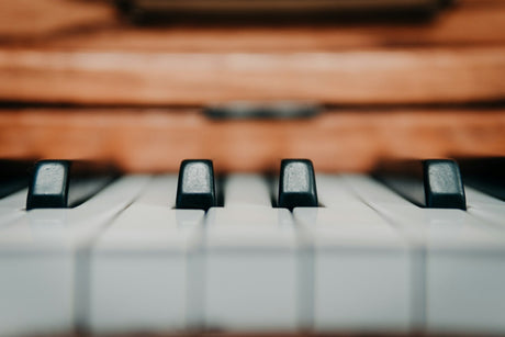Lär dig hur man spelar piano: En nybörjarguide