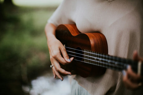 Lär dig att spela ukulele på 5 minuter!