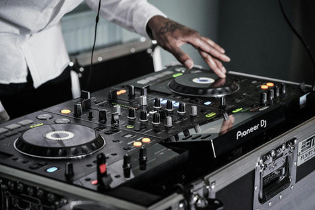 Hur man rengör sitt DJ-utrustning? Den ultimata guiden