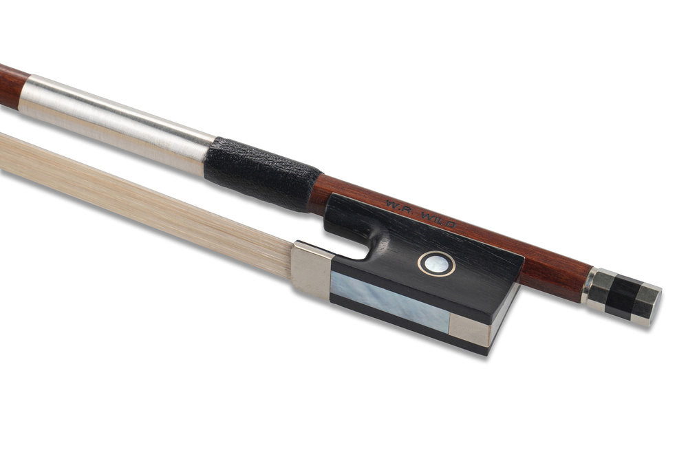 GEWA violinbue W.R. Wild, rund stang i pernambuco, nysølvmonteret