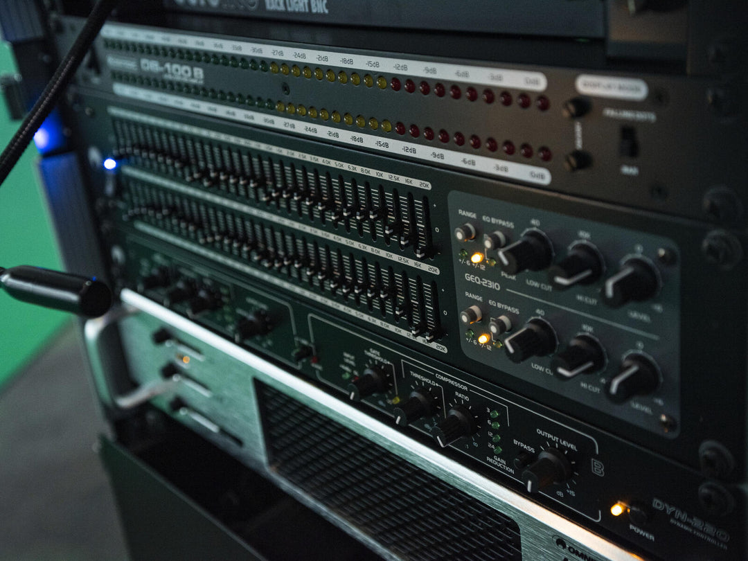 OMNITRONIC GEQ-2310 equalizer 2x31-band