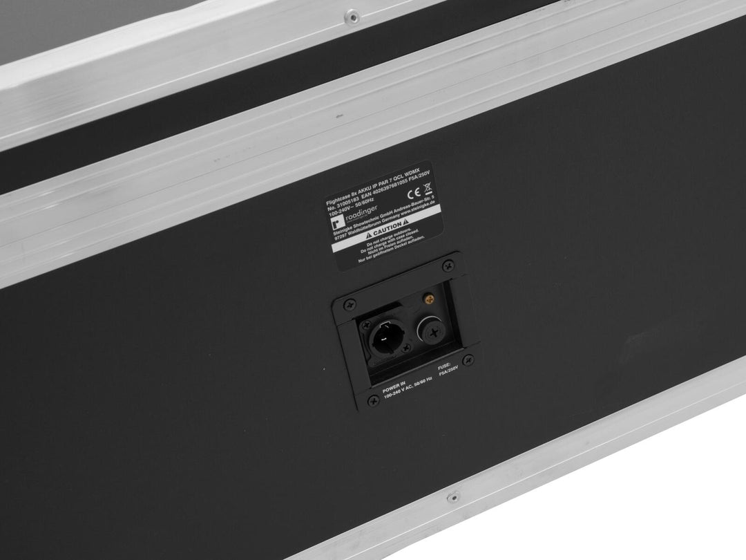 ROADINGER Flightcase 8x AKKU IP PAR 7 QCL WDMX med laddningsfunktion