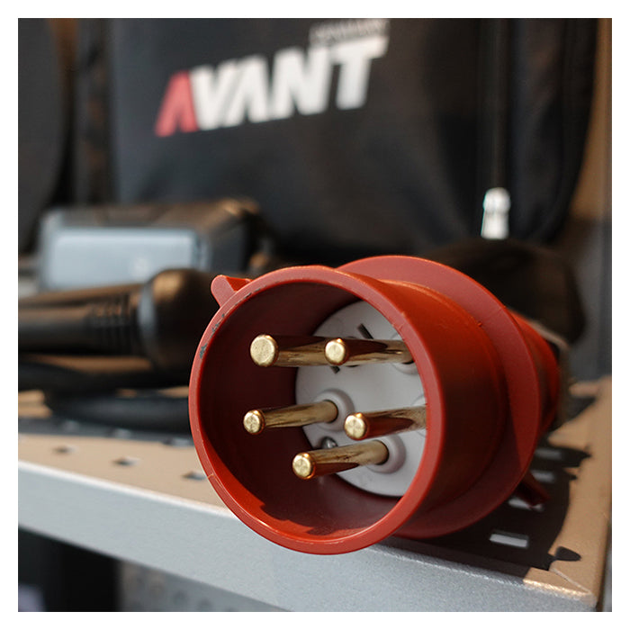 Avant portabel laddare för elbil 22 kW/32 A CEE-kontakt