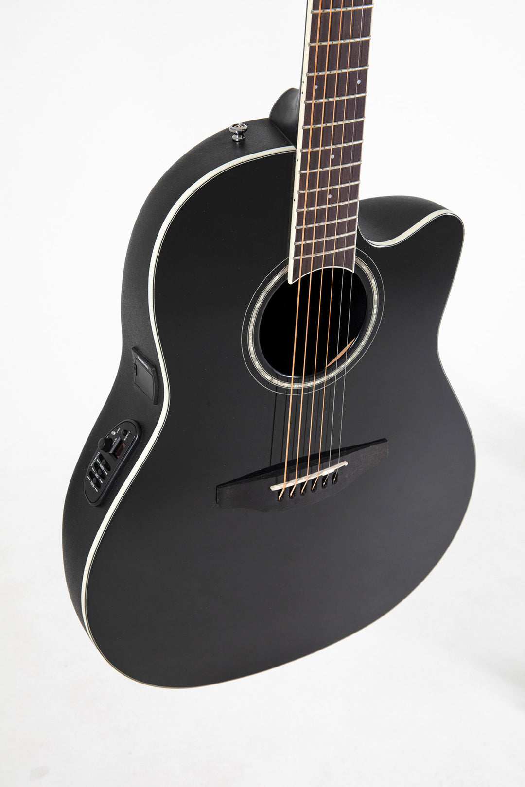 Ovation E-akustisk Gitarrer Celebrity CS Standard Mid Cutaway - Black (CS24-5-G)