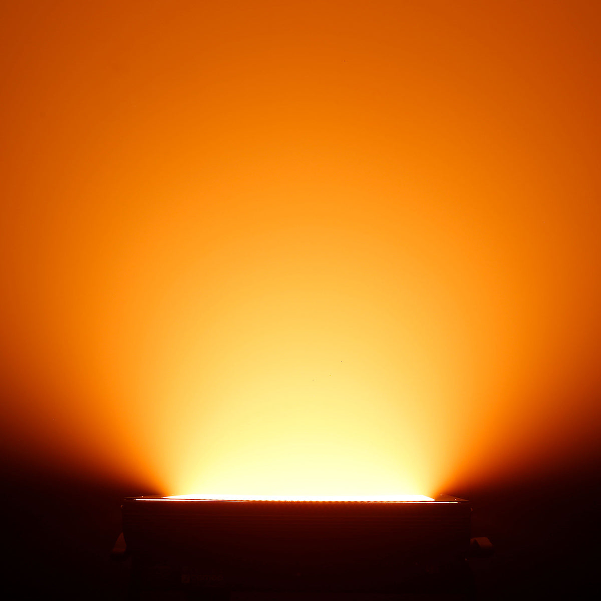 Cameo Thunder Wash 600 RGBW Strobe