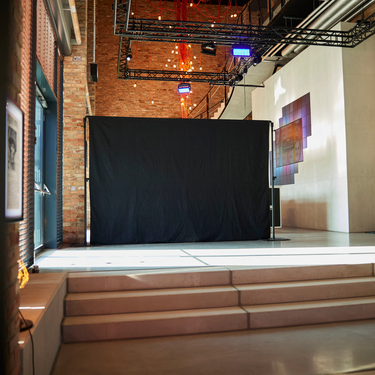 Gravity PAD-SET 2 – Rör- och draperisystem inkl. gardin