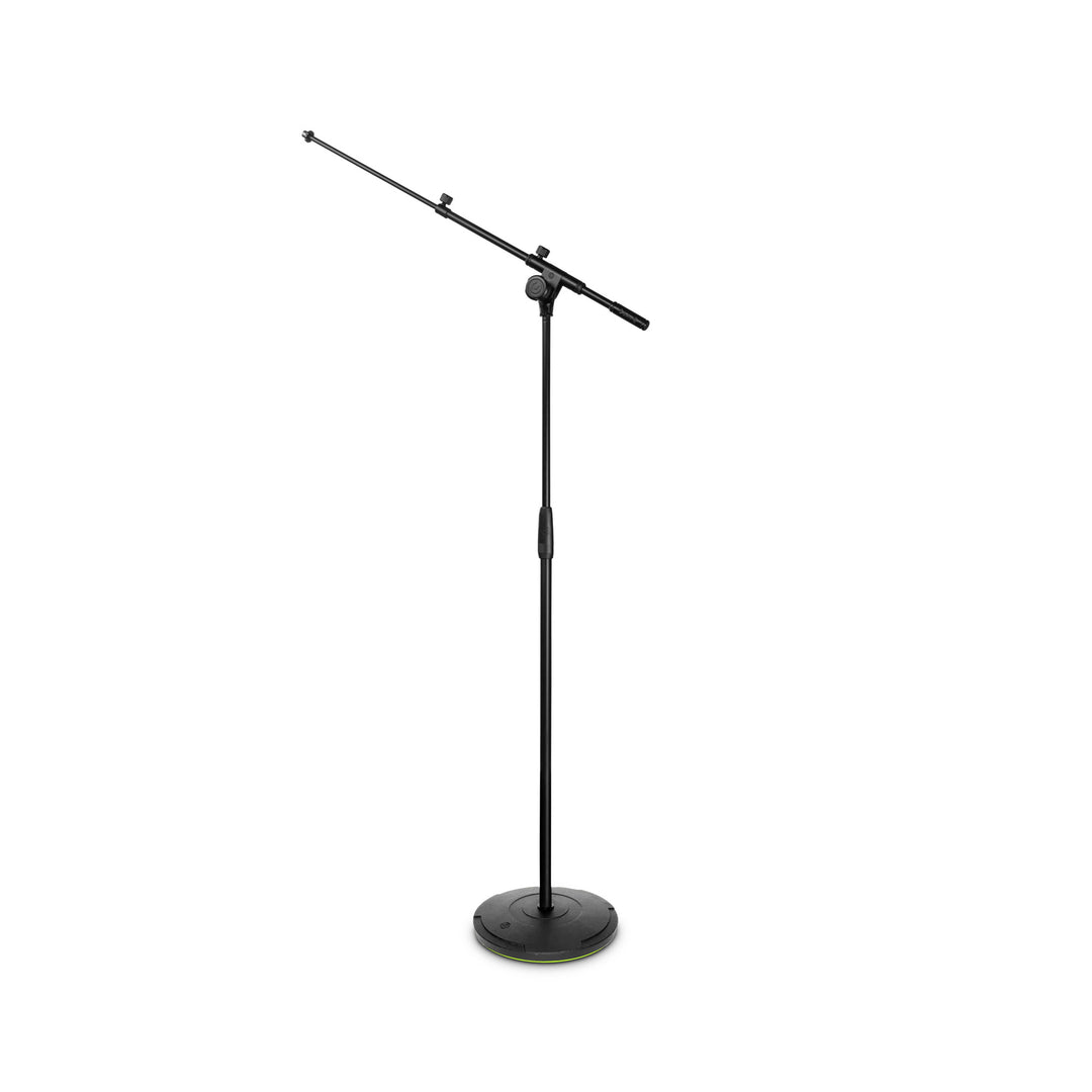 Gravity TMS 2322 – Touring-serie mikrofonstativ med rund bas och 2-punktsjustering, teleskopisk bomarm