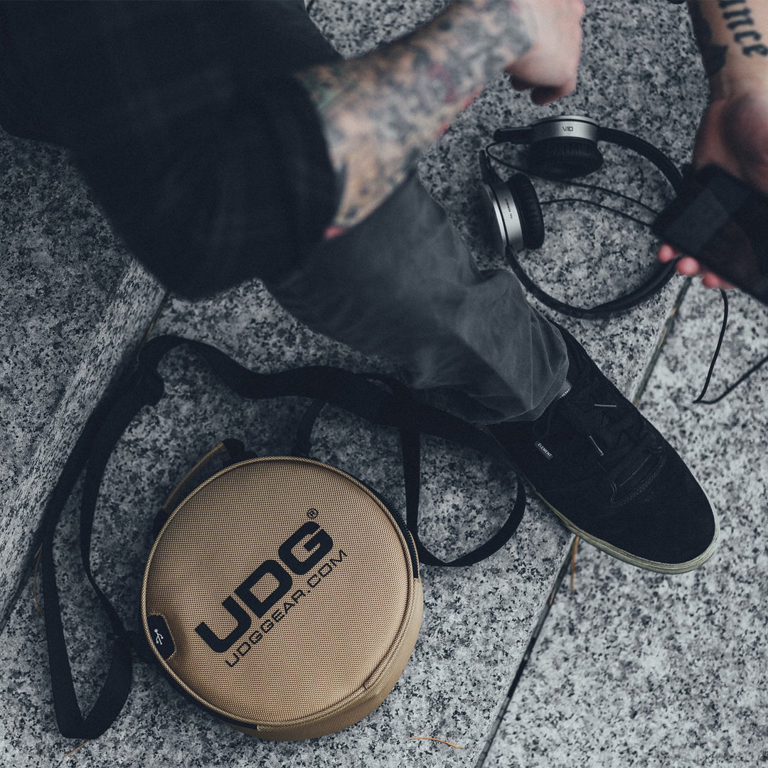 UDG Ultimate DIGI Headphone Bag Guld