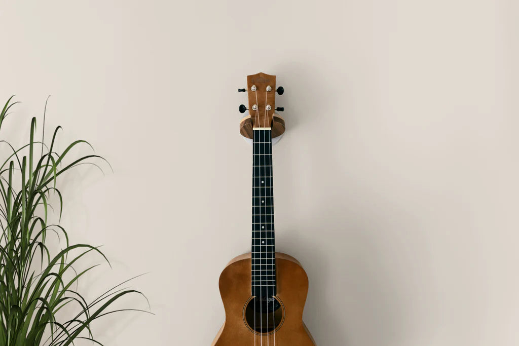 Openhagen HangWithMe Ukulele Hanger (Valnöt)