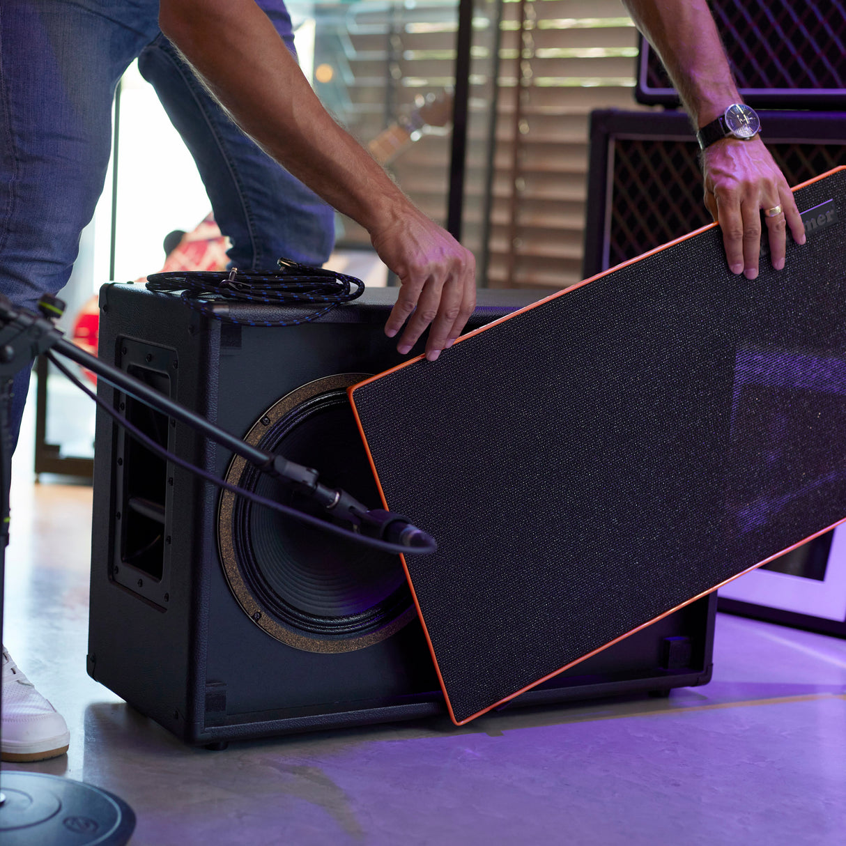 Palmer CAB 212 BX V30 - Gitarrkabinett med Celestion Vintage 30 2 x 12, öppen baksida