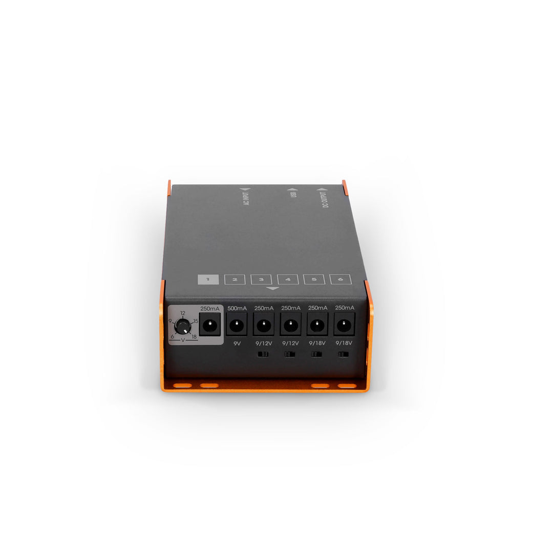 Palmer PWT 06 IEC - Universellt nätaggregat för pedalboard med USB
