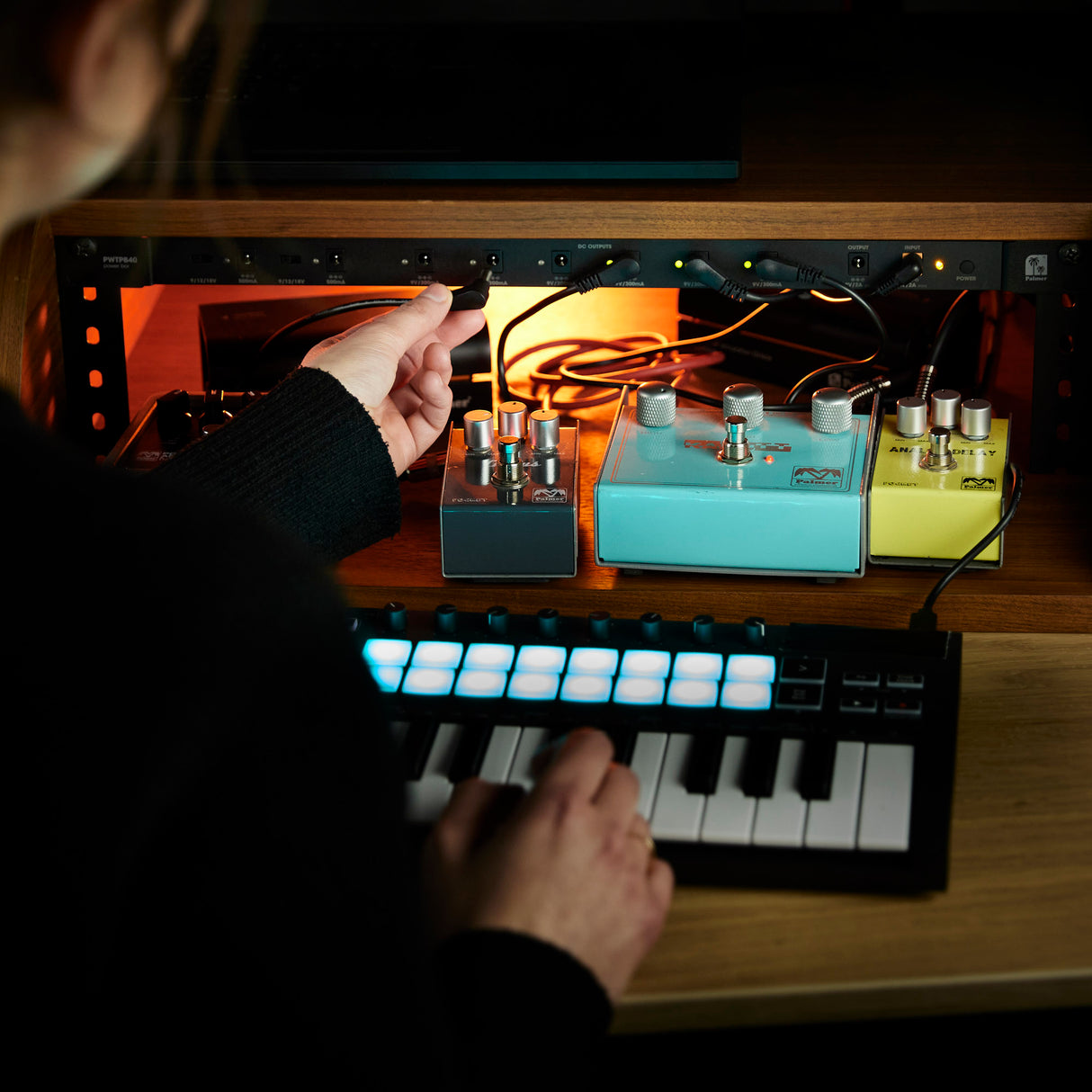 Palmer WT PB 40 RK - Nätaggregat med 8 utgångar för rackmontering