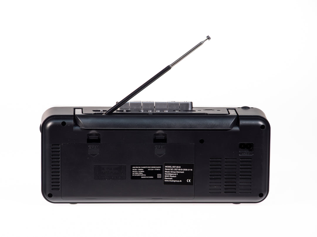Studio 57 - Kassettspelare med FM & Bluetooth, Svart + Kassettband