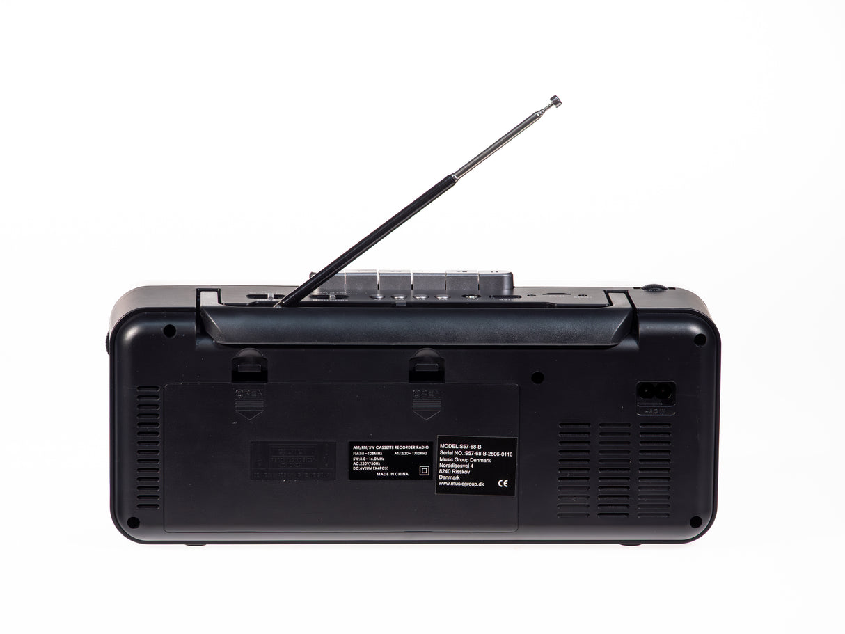 Studio 57 - Kassettspelare med FM & Bluetooth, Svart + Kassettband