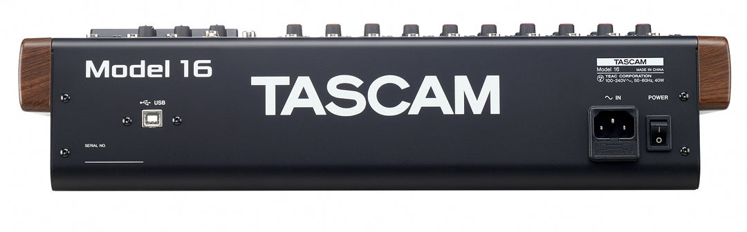 Tascam Model 16 analog mixer och 14-spårs digital inspelare