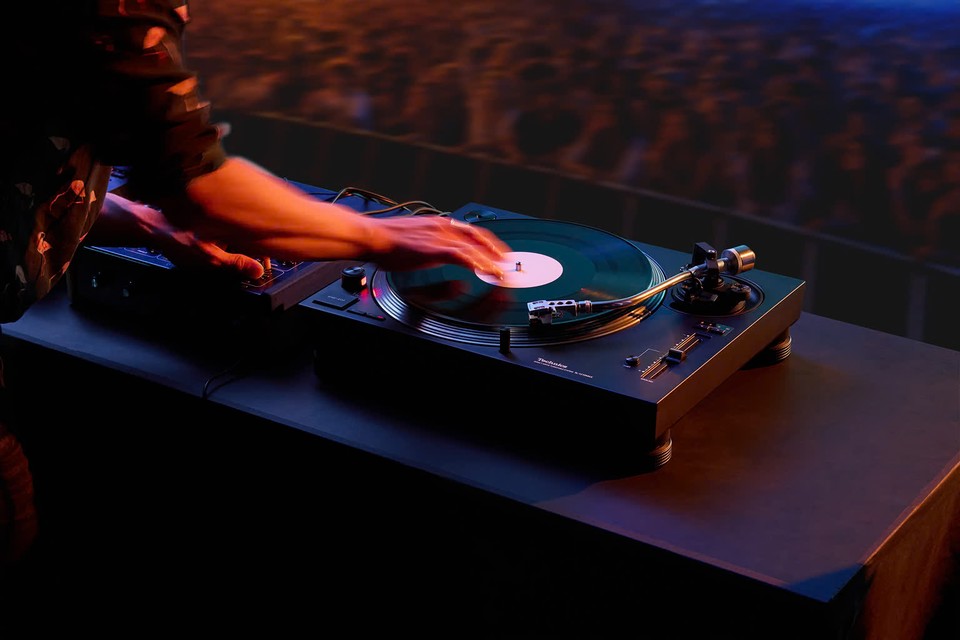 Technics SL-1210 MK7 skivspelare (svart)