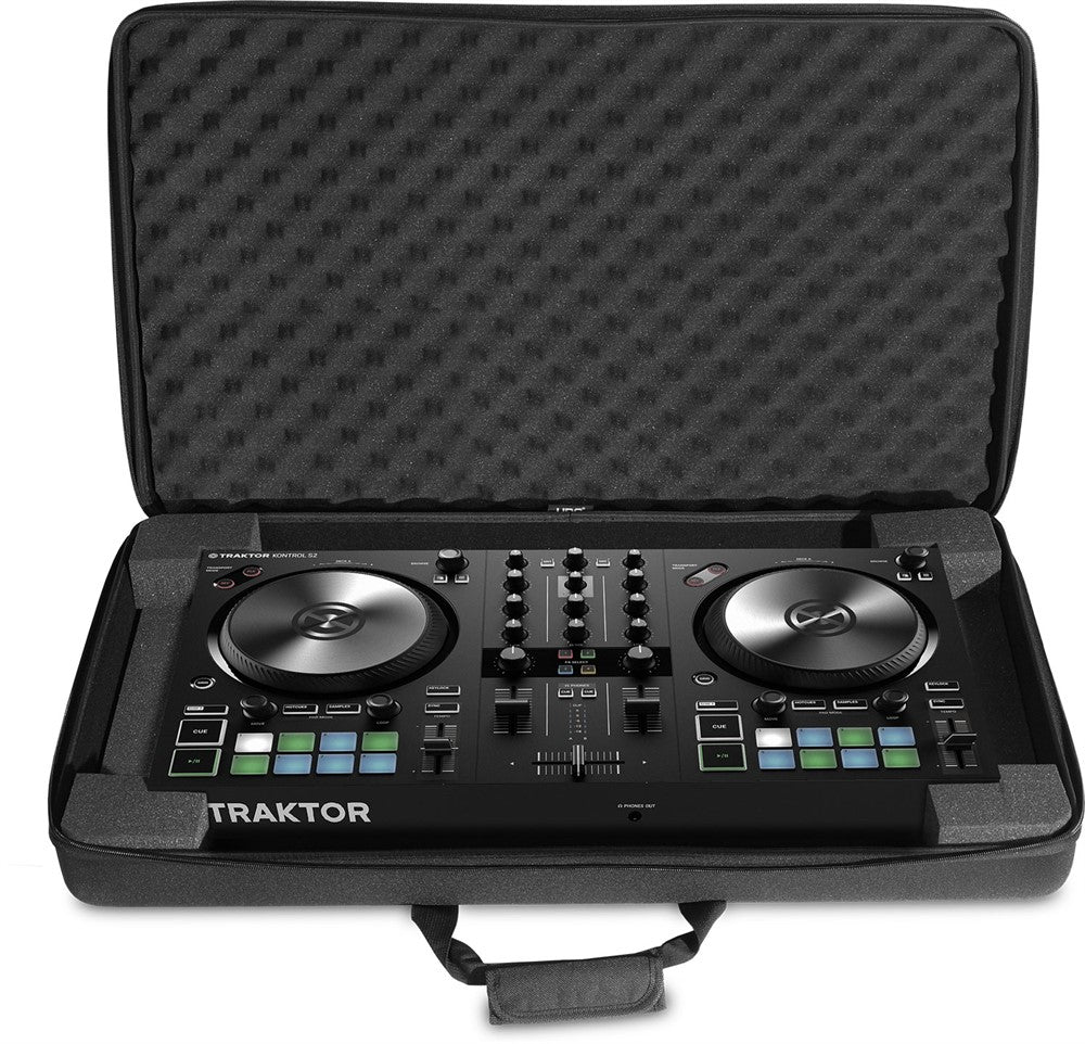 UDG Creator NI Traktor Kontrol S4 MK3/S2 MK3/Numark Mixstream Pro Hardcase Svart