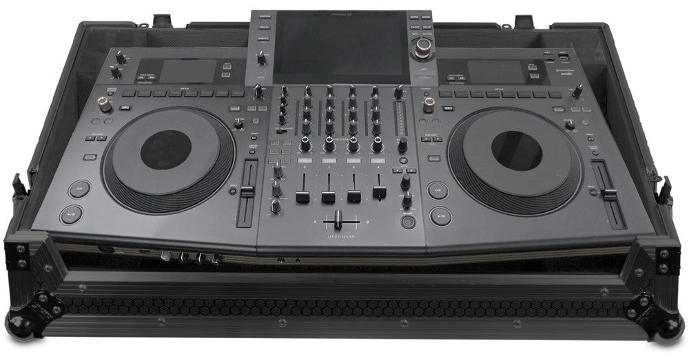 UDG Ultimate Flight Case Pioneer Opus-Quad Svart Plus (W)