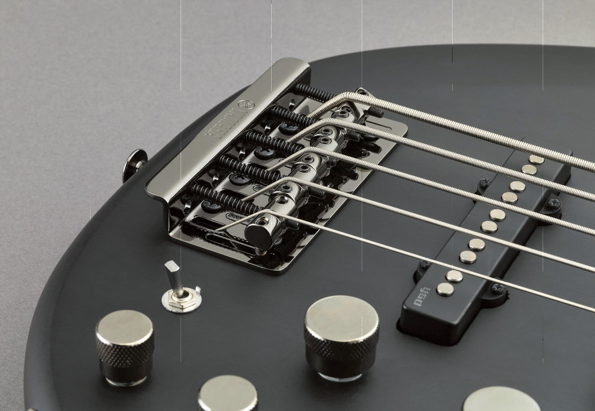 Yamaha BB735A elbas (mattsvart)