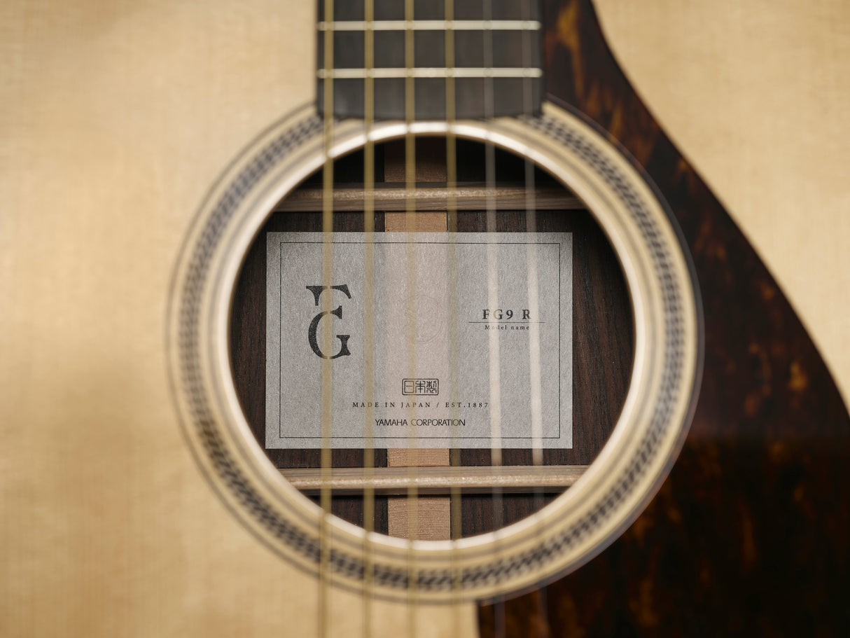 Yamaha FG 9M Western gitarr (naturlig)