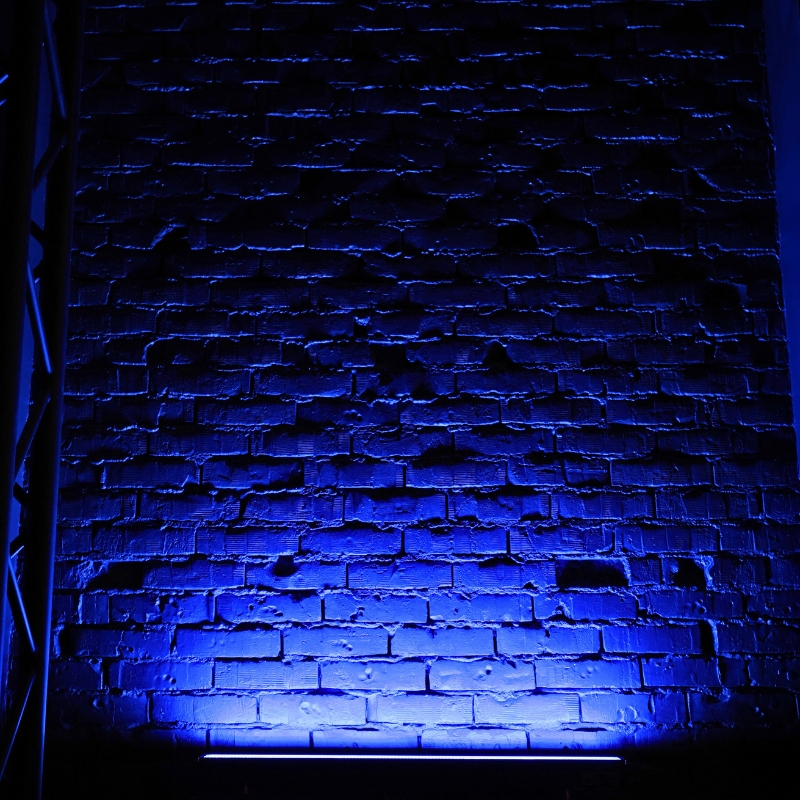 Light4Me Strobe Multi Bar LED – RGB+CW strobe och blinder