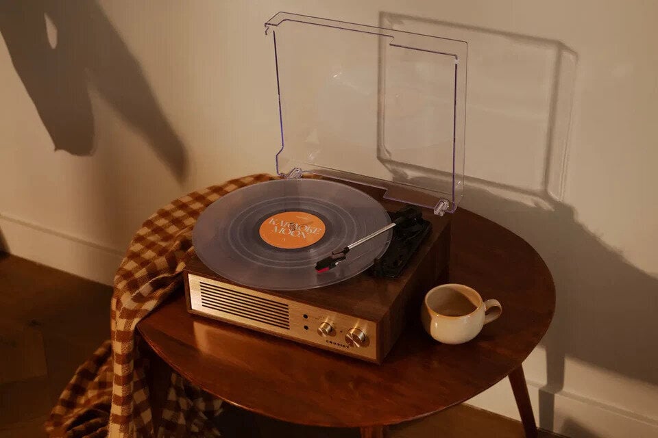 Crosley Miles Skivspelare, Valnöt