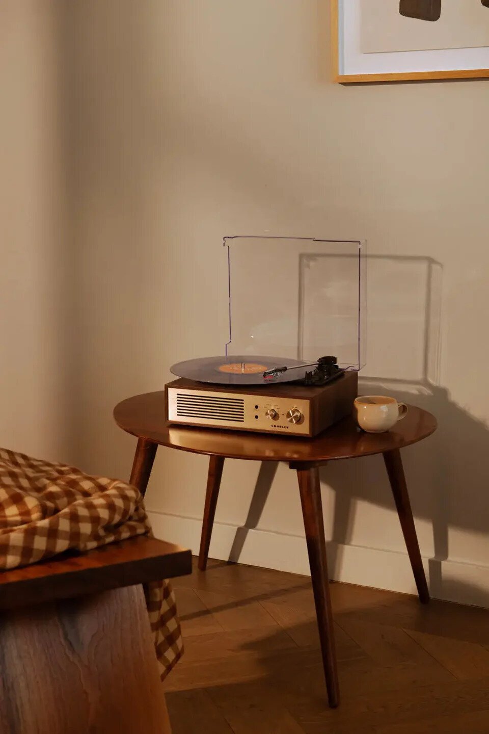 Crosley Miles Skivspelare, Valnöt