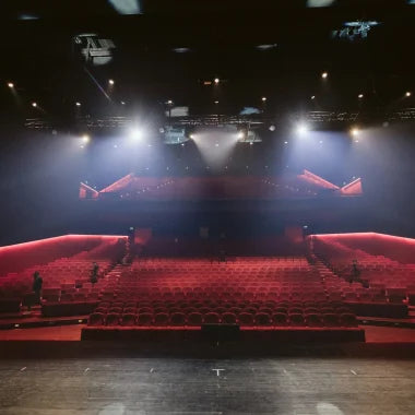Scenelys: Skab magien på scenen