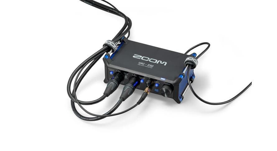 Zoom UAC-232 ljudkort