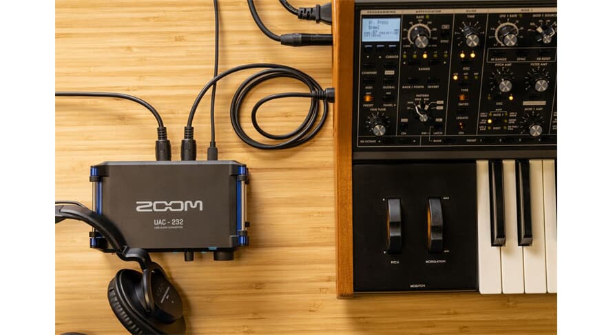 Zoom UAC-232 ljudkort