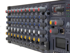 OMNITRONIC RM-1422FX USB-rackmixer