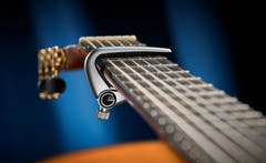 G7th Capo Newport - Klassisk gitarr, silver (C33013)