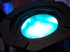 EUROLITE LED PFE-200 3000K profilstrålkastare