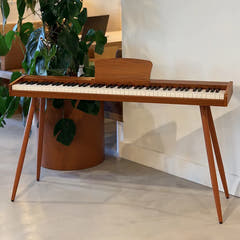 Mielczewski Canzonetta digitalpiano med ben, ljus mahogny