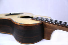 Reno RU440 Tenor Ukulele (Natural)