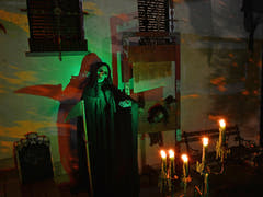 Halloween-figur kravlende zombie, 130 cm