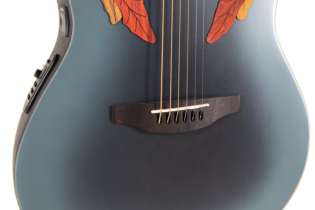 Ovation E-akustisk Gitarrer Celebrity Elite Mid Cutaway - Omvänd blå burst (CE44-RBB-G)