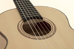 GEWA klassisk gitarr Pro Natura Silver Solid Spruce / Maple - storlek 1/4