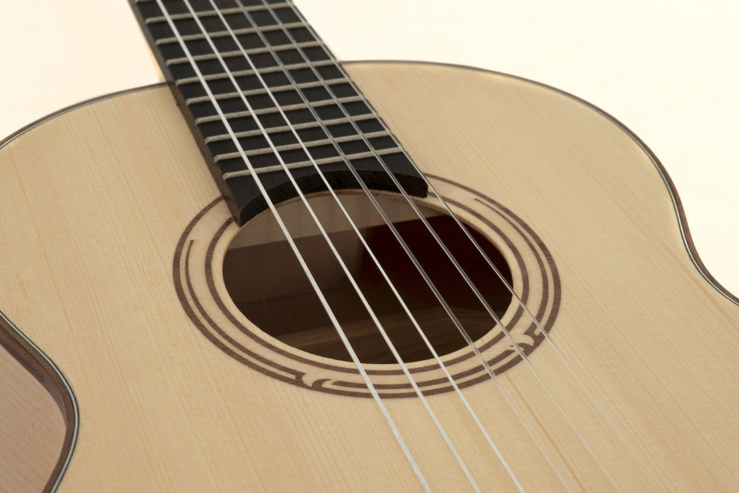 GEWA klassisk gitarr Pro Natura Silver Solid Spruce / Maple - storlek 1/4