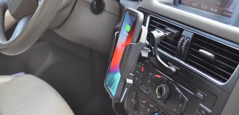 MINIBATT Mobiltelefonhållare för bilen med trådlös laddare