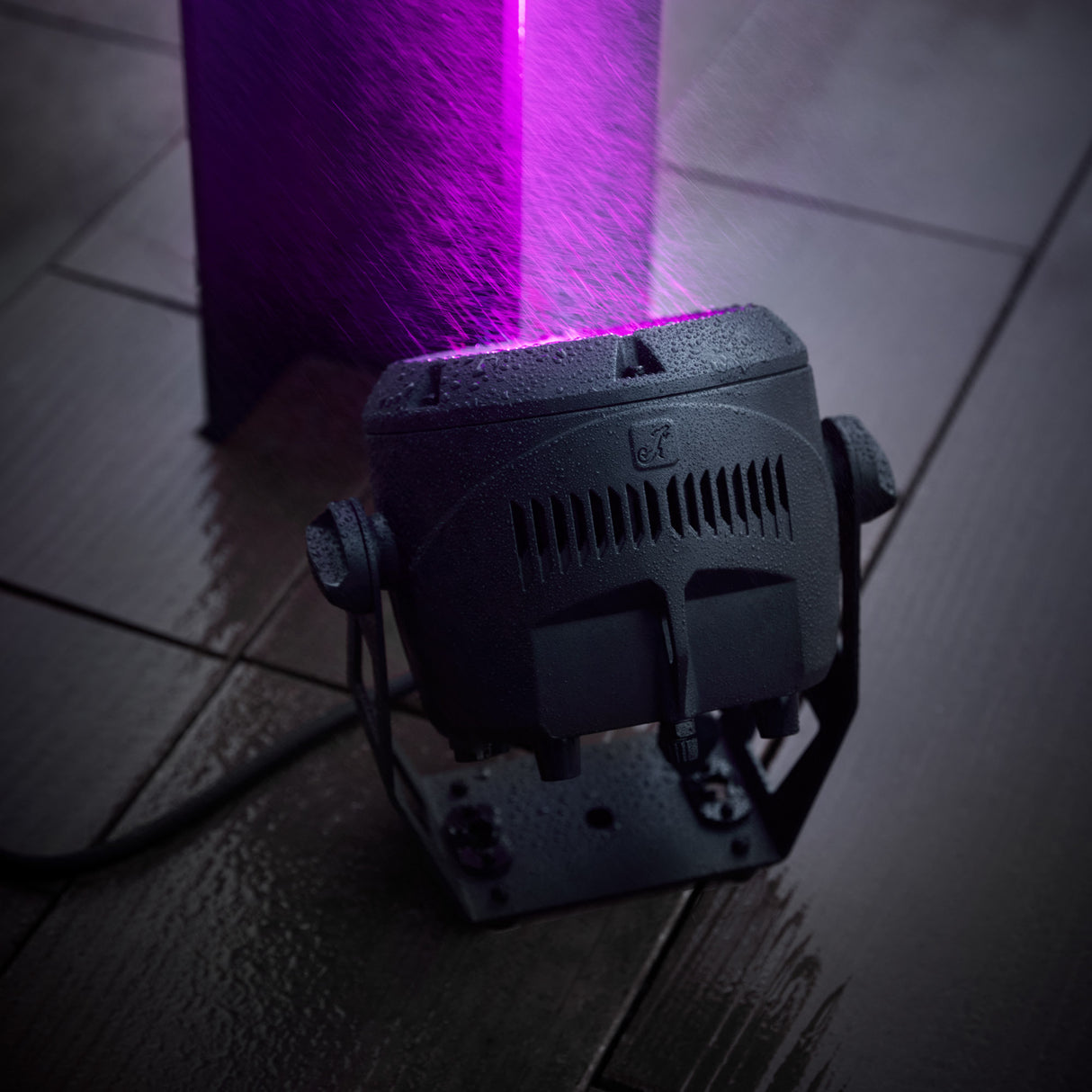 Cameo ROOT® PAR IP – LED-utomhusspotlight