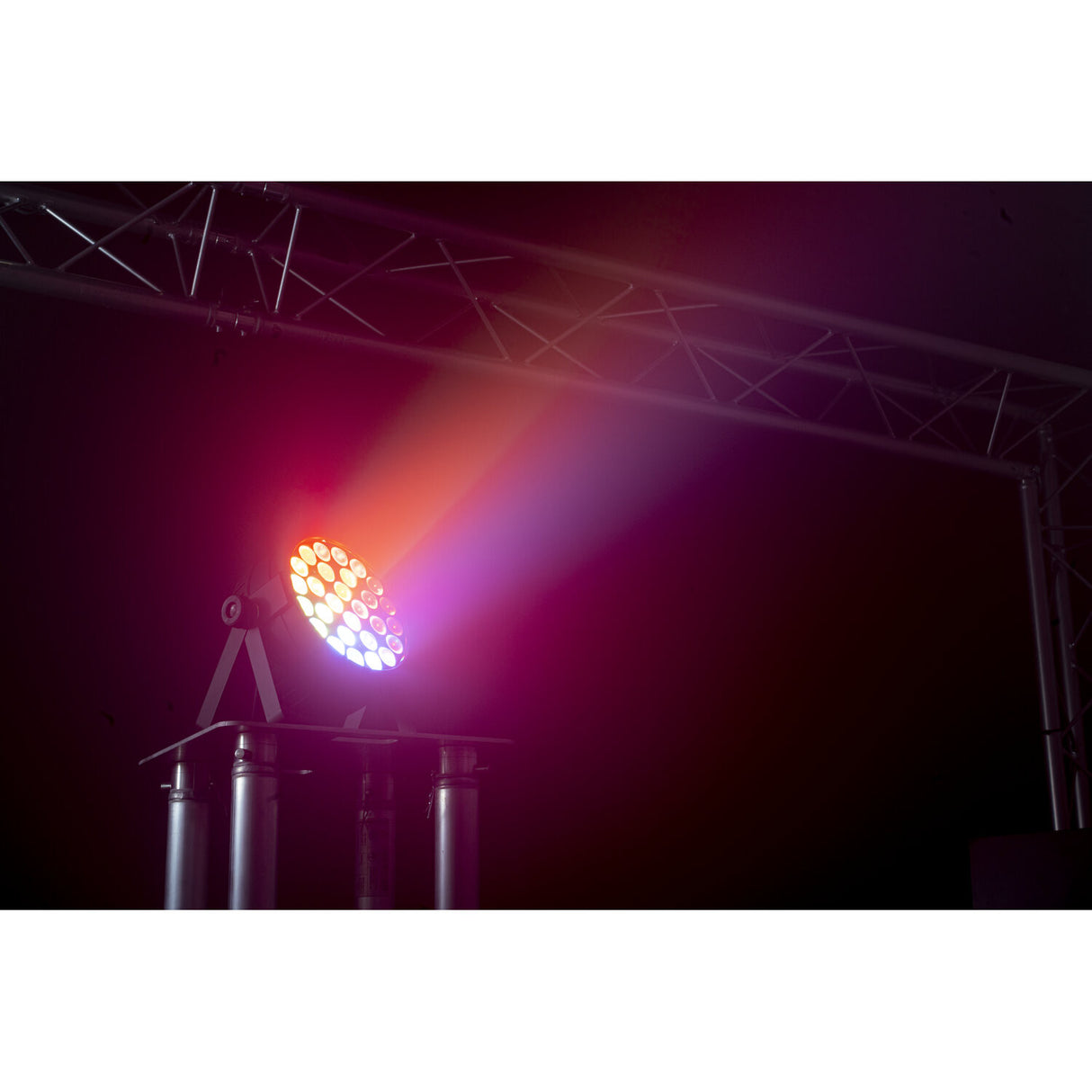 AFX RGBW LED-par med Zoom (28x10W)