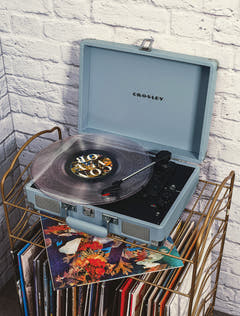 Crosley Cruiser Plus skivspelare tvåvägs Bluetooth (turmalin)