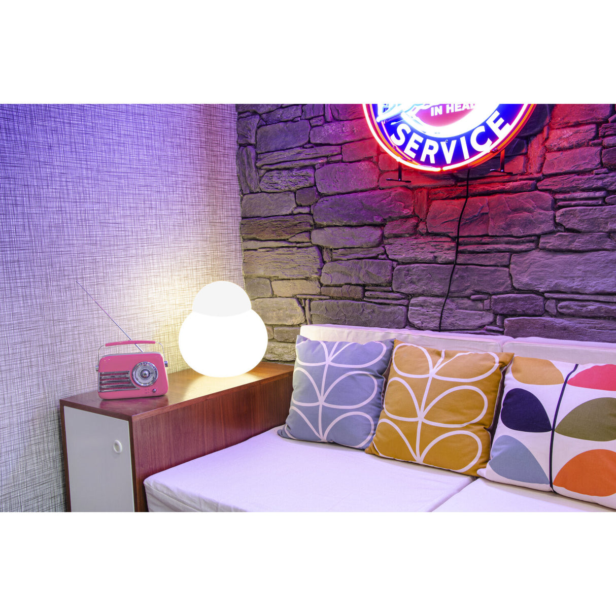Madison Retro Radio med Bluetooth och FM (Rosa)