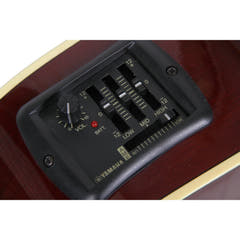 Yamaha FX370C elektronisk akustisk gitarr (svart)
