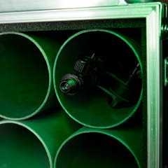 Gravity TMS 4232 B - kort mikrofonstativ i Touring Series med hopfällbar trefotsfot och 2-punkts justerbar teleskopbom, svart