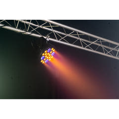 Ibiza XL RGBW+UV PAR-lampa (16x6 + 4x30W)