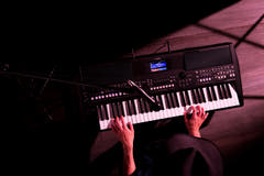 Yamaha PSR-SX600 Keyboard (svart)
