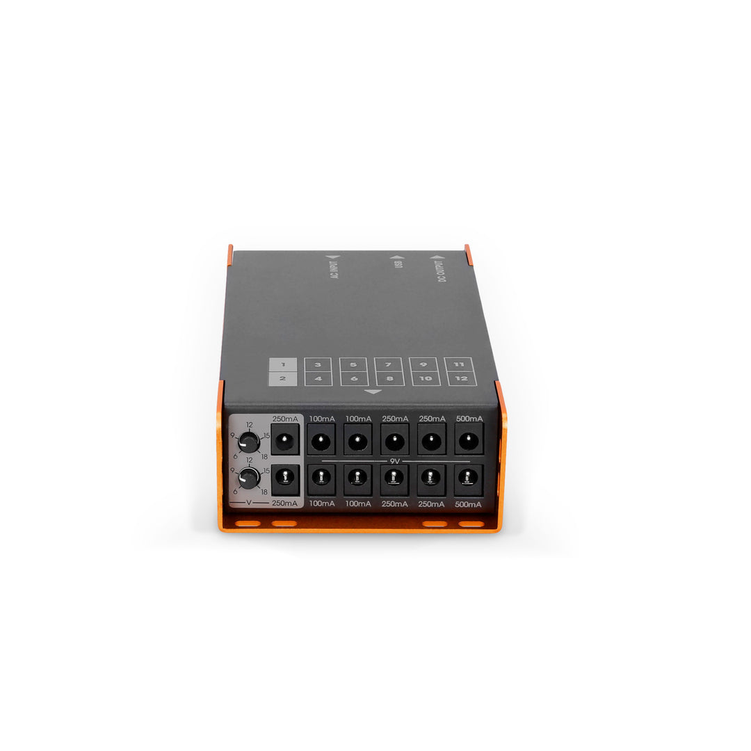 Palmer PWT 12 IEC - Universellt nätaggregat för pedalboard med USB
