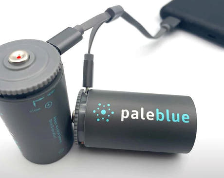 Pale Blue Li-Ion uppladdningsbart D-batteri 2-pack